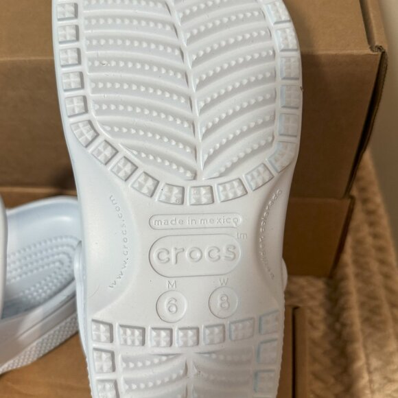 Classic, Light Blue Crocs - New Men's 6, Women's 8 - Picture 2 of 2